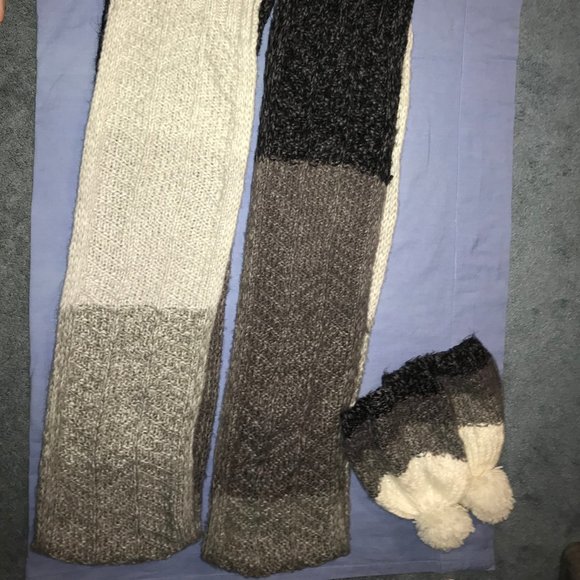 Matching twin Set Scarf and Hat - GAP - Picture 3 of 6